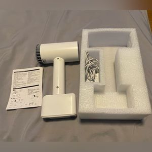 Rechargeable wireless hair dryer